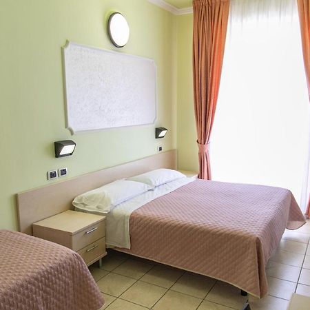 Hotel Liana Rimini Extérieur photo