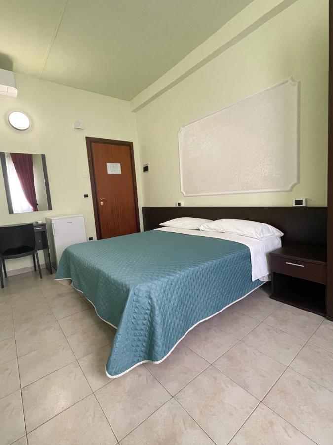 Hotel Liana Rimini Extérieur photo