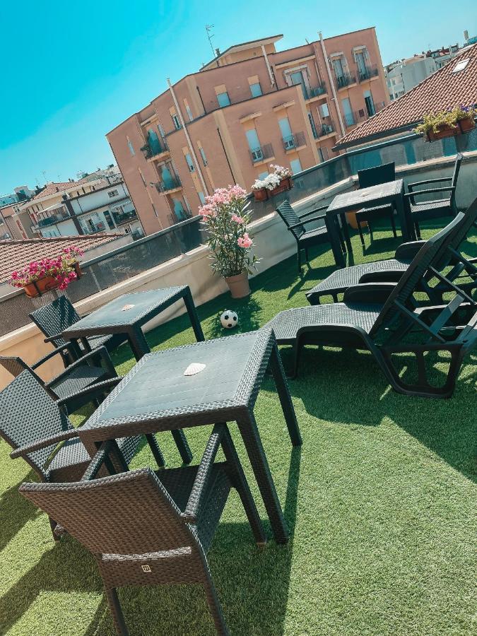 Hotel Liana Rimini Extérieur photo
