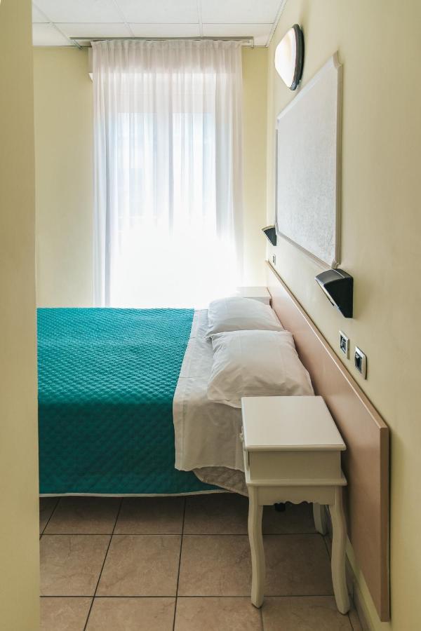 Hotel Liana Rimini Extérieur photo