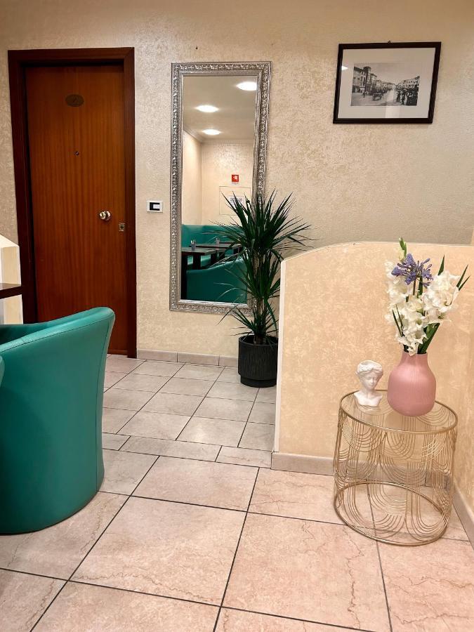 Hotel Liana Rimini Extérieur photo